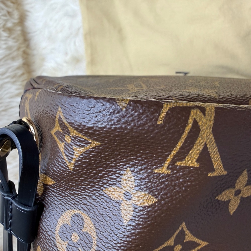 Louis Vuitton Limited Edition Monogram Kabuki Neverfull MM Tote - Picture 8 of 12